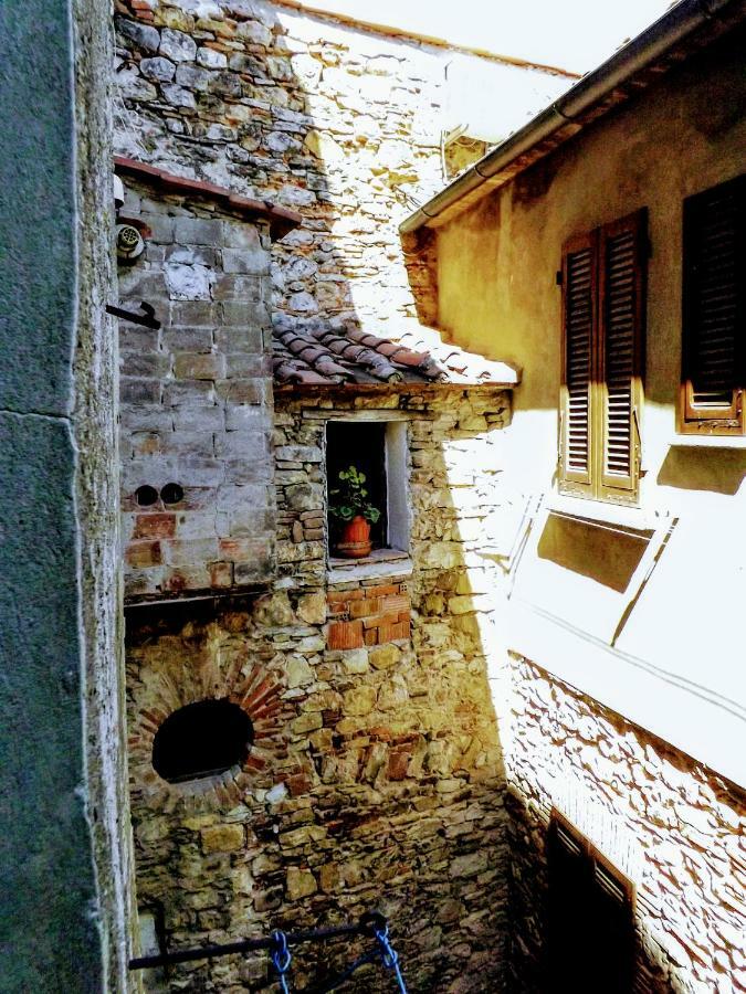 Centralissimo nel cuore del borgo Suvereto Esterno foto