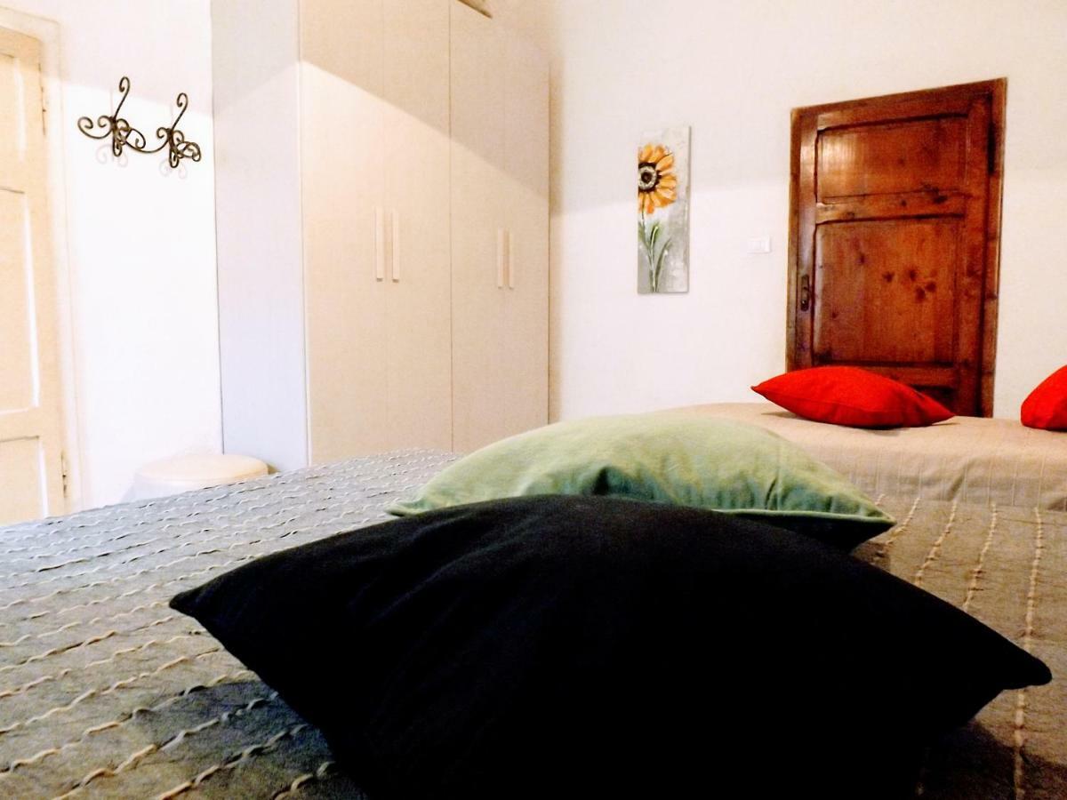 Centralissimo nel cuore del borgo Suvereto Esterno foto