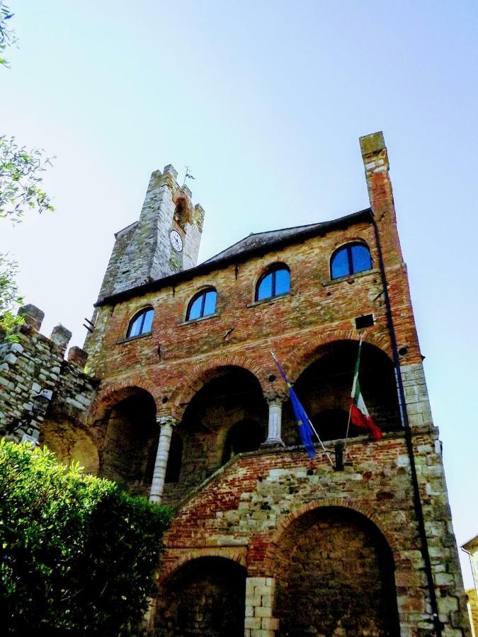 Centralissimo nel cuore del borgo Suvereto Esterno foto