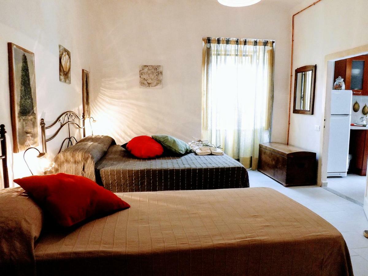 Centralissimo nel cuore del borgo Suvereto Esterno foto