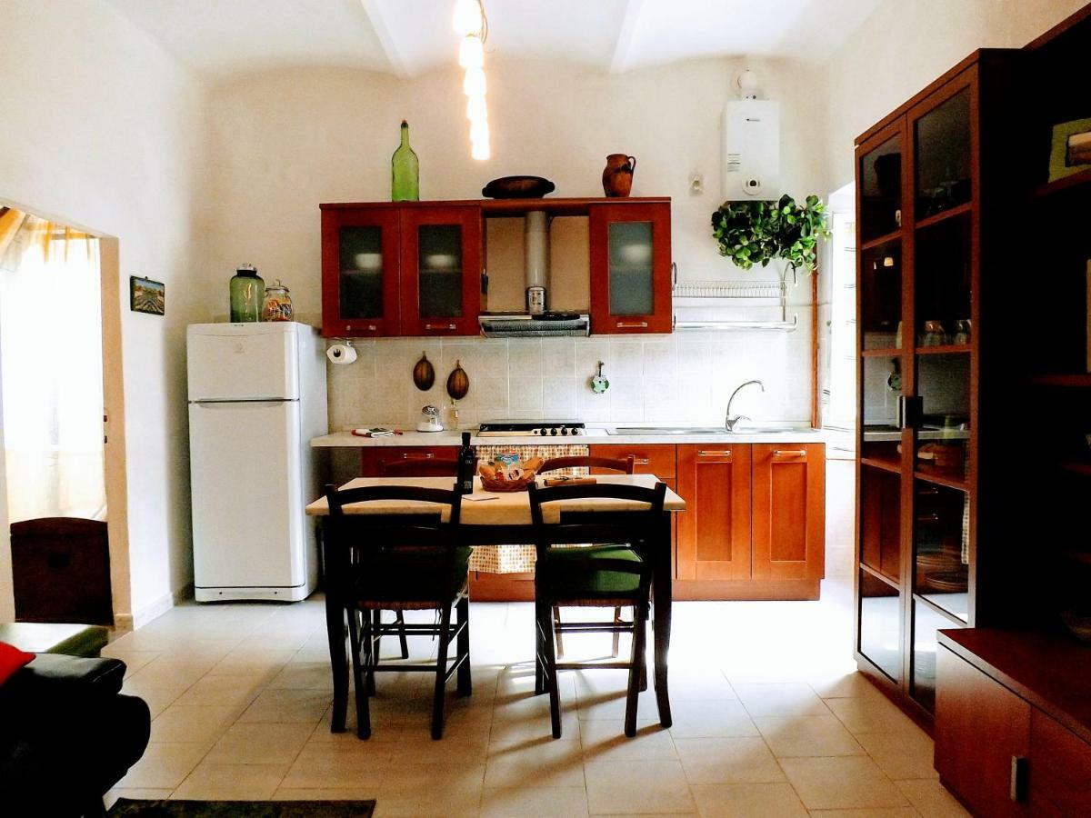 Centralissimo nel cuore del borgo Suvereto Esterno foto